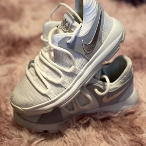 NIKE KD BASKETBALL SHOES (918364 100)